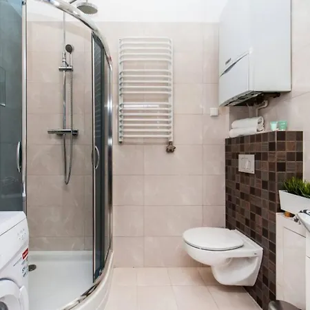 Urban Nest Apartments- Old Town Stradomska 9 Апартаменты *