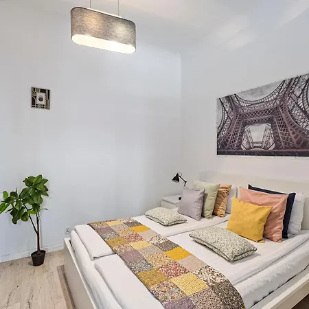 Urban Nest Apartments- Old Town Stradomska 9 Апартаменты