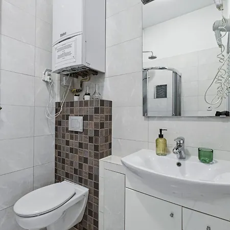 アパート Urban Nest Apartments- Old Town Stradomska 9 クラクフ