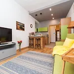 Urban Nest Apartments- Old Town Stradomska 9 アパート *