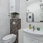 アパート Urban Nest Apartments- Old Town Stradomska 9 クラクフ