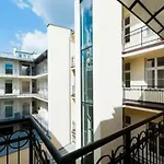 Urban Nest Apartments- Old Town Stradomska 9 アパート クラクフ