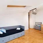 Urban Nest Apartments- Old Town Stradomska 9 アパート